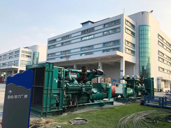 唐山某电子厂出租两台800KW康明斯发电机