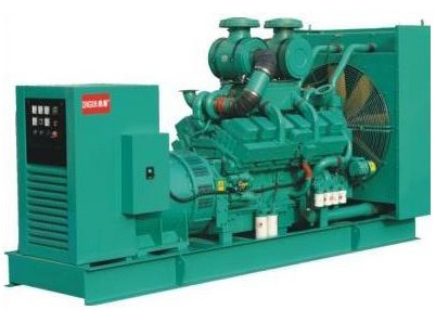 玉田康明斯728KW发电机组出租